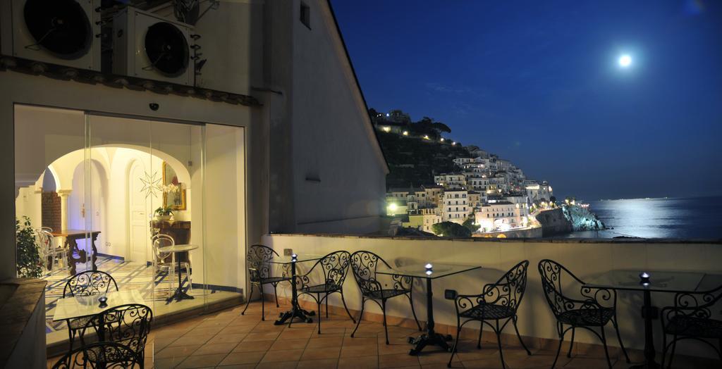 Hotel Croce Di Amalfi Exterior foto